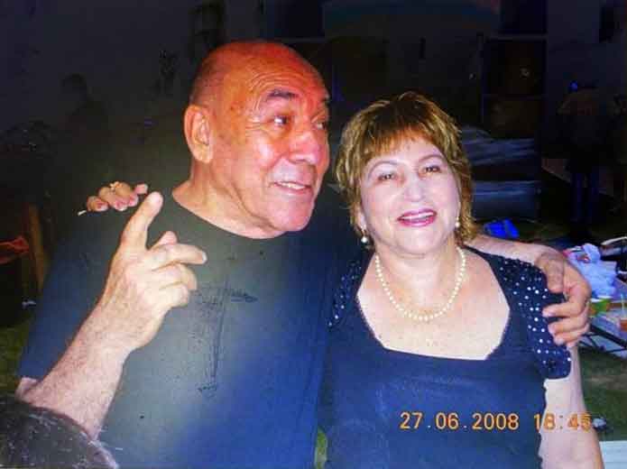 אורי ליפשיץ עם אחותו יעל שהם