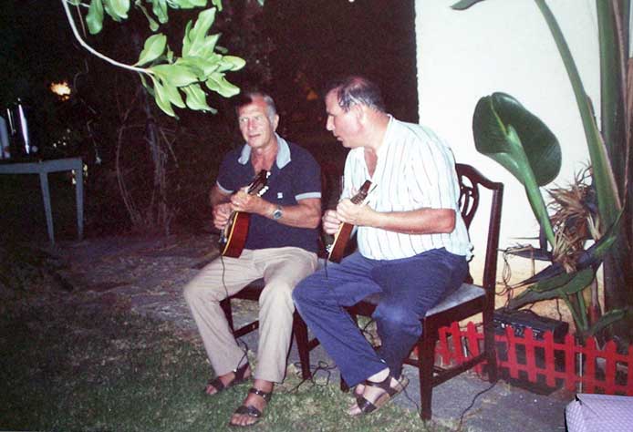 חיים שהם וניר ניצן במנדולינות בכפר מעש